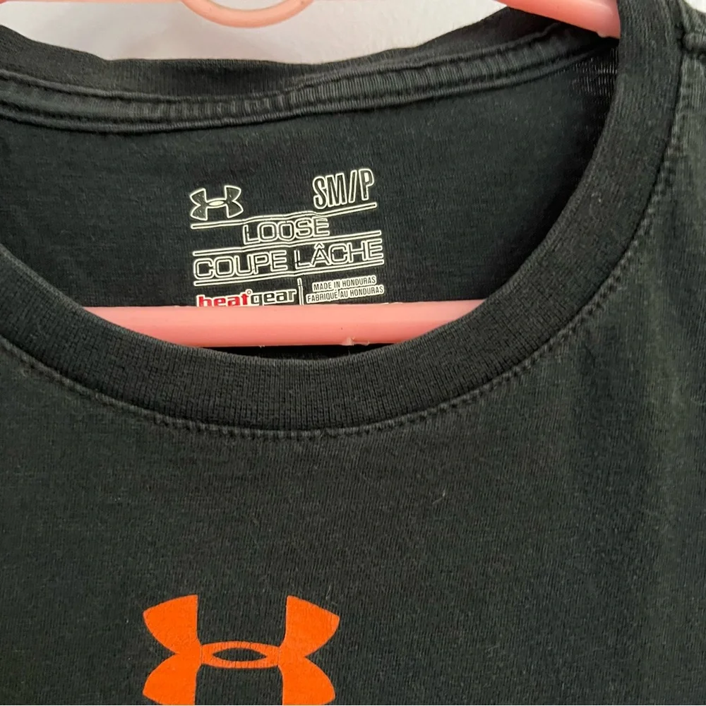 Under Armour Black and Red Short Sleeve Tee - Picture 3 of 7